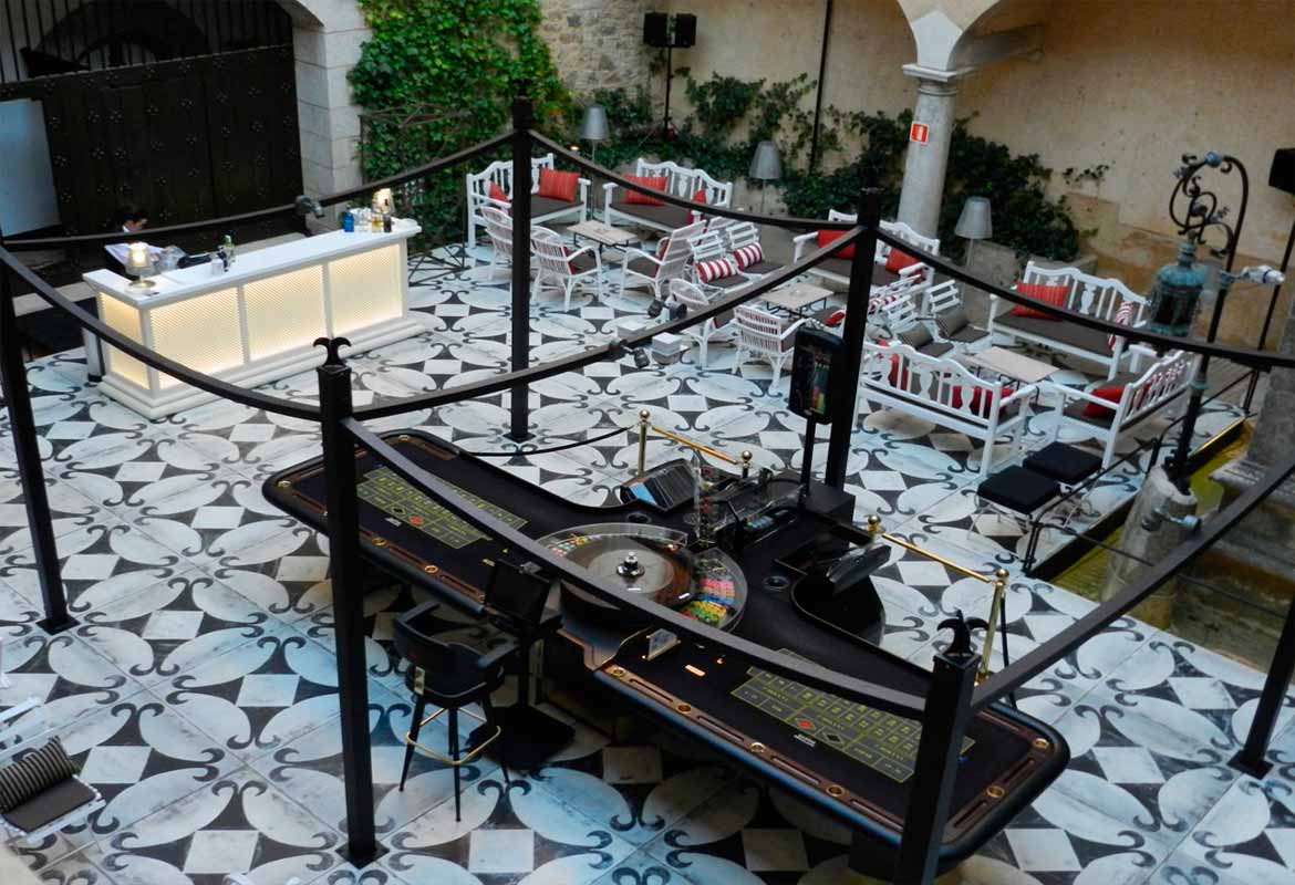 Pati de les hores - Casino Perelada (Rossend Cortes Interiors)